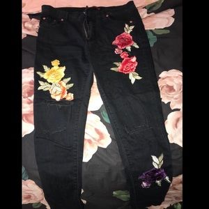 Size large black embroidered jeans 